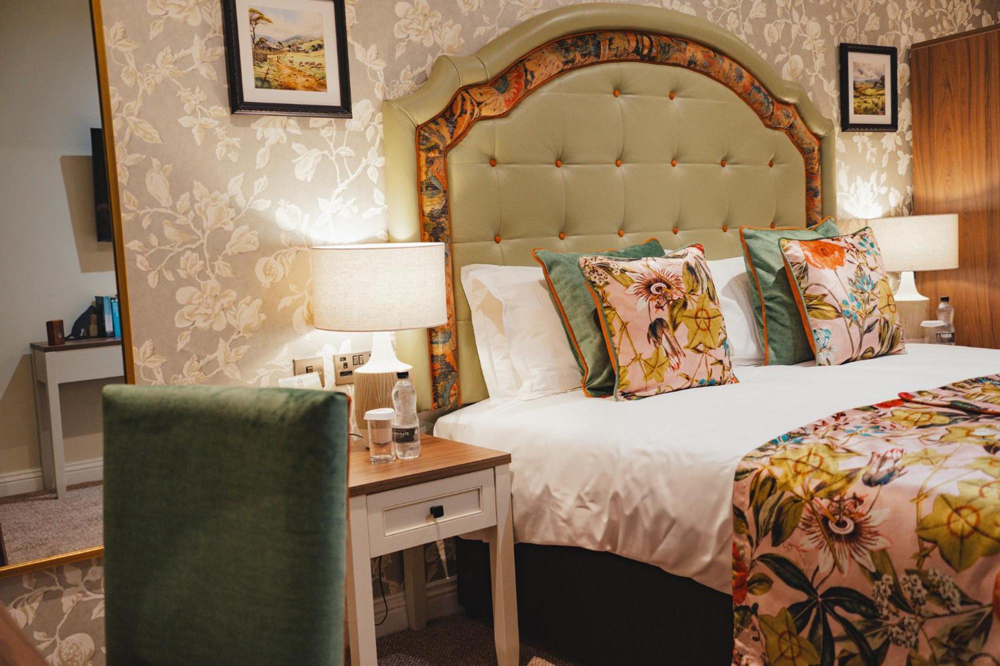 The Golden Fleece Hotel, Thirsk, North Yorkshire エクステリア 写真