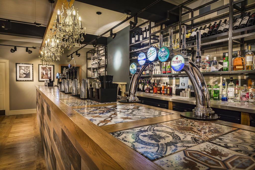 The Golden Fleece Hotel, Thirsk, North Yorkshire エクステリア 写真