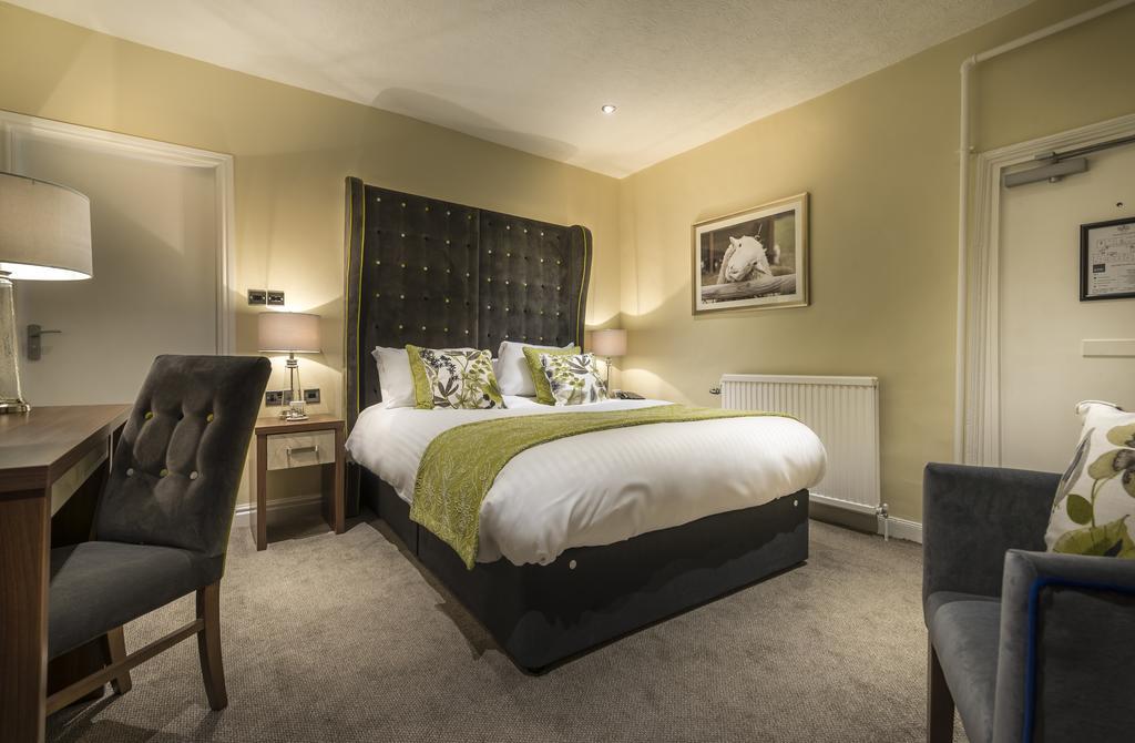 The Golden Fleece Hotel, Thirsk, North Yorkshire エクステリア 写真