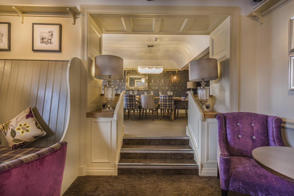 The Golden Fleece Hotel, Thirsk, North Yorkshire エクステリア 写真