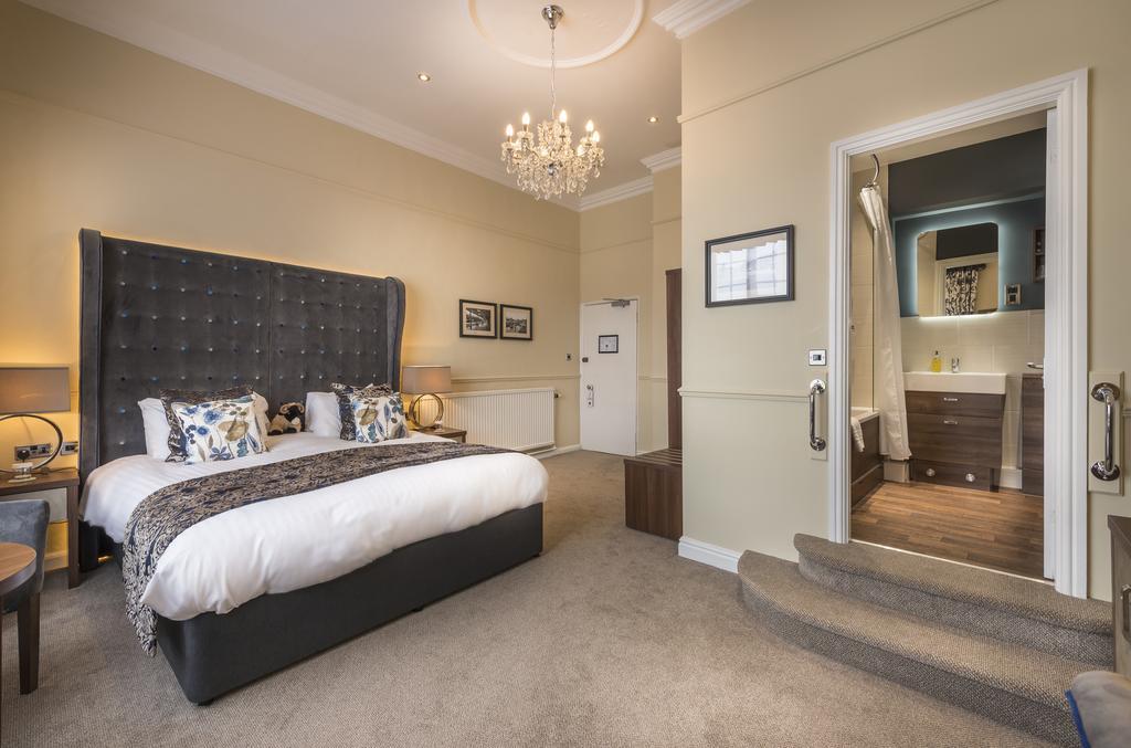 The Golden Fleece Hotel, Thirsk, North Yorkshire エクステリア 写真