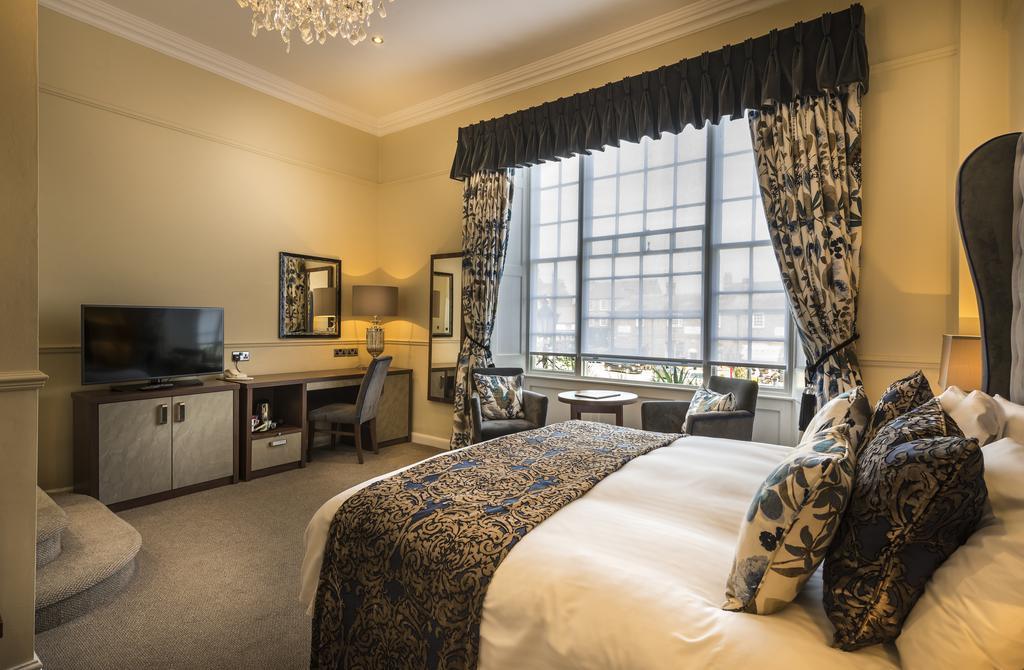 The Golden Fleece Hotel, Thirsk, North Yorkshire エクステリア 写真