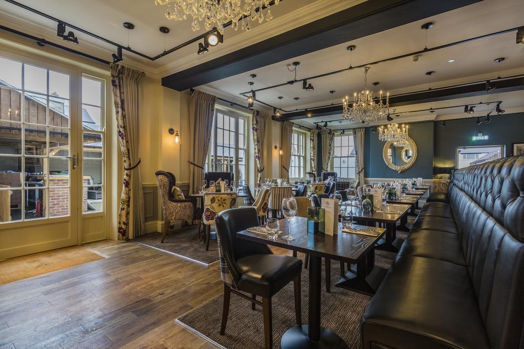 The Golden Fleece Hotel, Thirsk, North Yorkshire エクステリア 写真