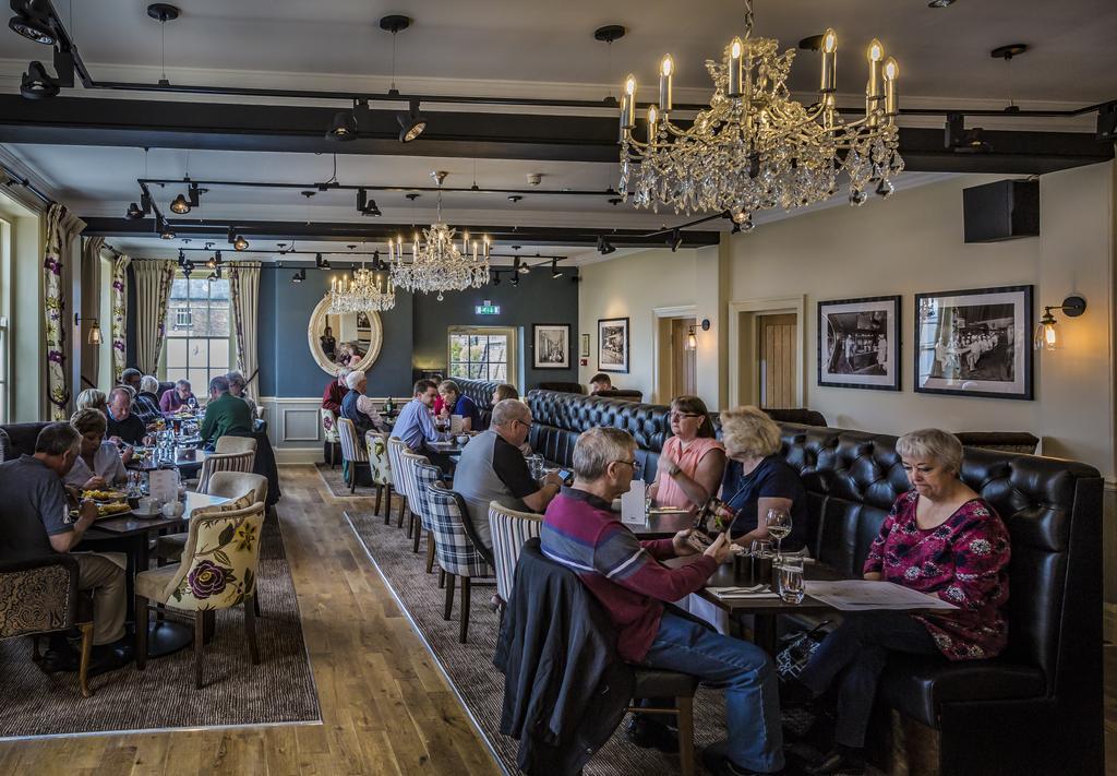 The Golden Fleece Hotel, Thirsk, North Yorkshire エクステリア 写真