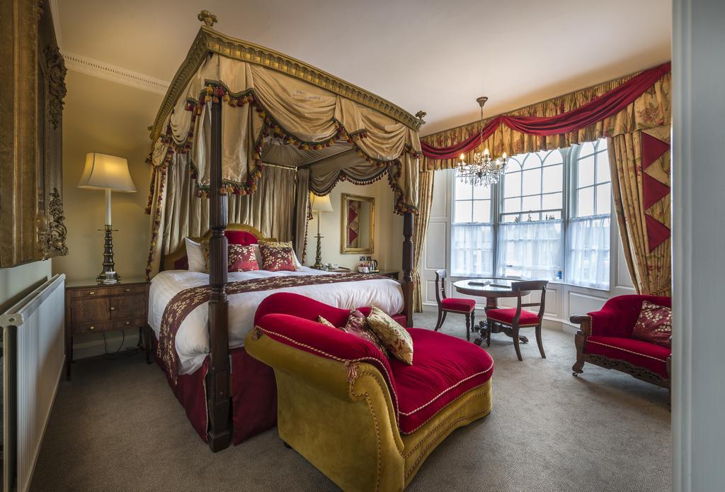 The Golden Fleece Hotel, Thirsk, North Yorkshire エクステリア 写真