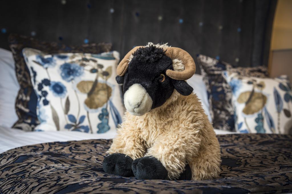 The Golden Fleece Hotel, Thirsk, North Yorkshire エクステリア 写真