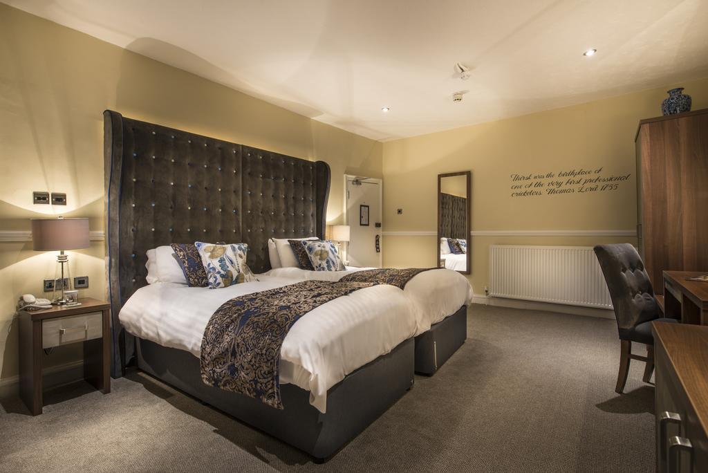 The Golden Fleece Hotel, Thirsk, North Yorkshire エクステリア 写真