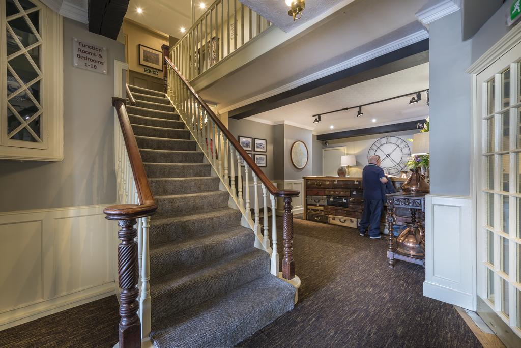 The Golden Fleece Hotel, Thirsk, North Yorkshire エクステリア 写真
