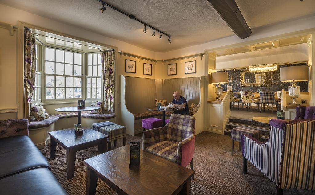 The Golden Fleece Hotel, Thirsk, North Yorkshire エクステリア 写真
