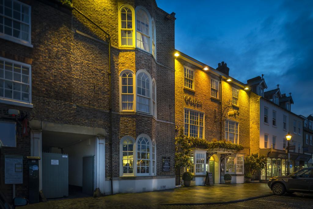 The Golden Fleece Hotel, Thirsk, North Yorkshire エクステリア 写真